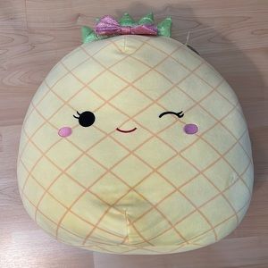 Maui squishmallow, 16”